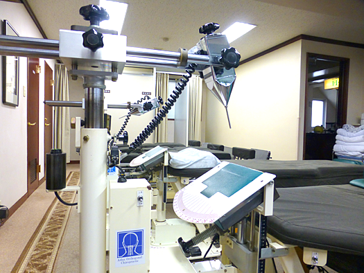 第一頸椎専用電動テーブルによる施術