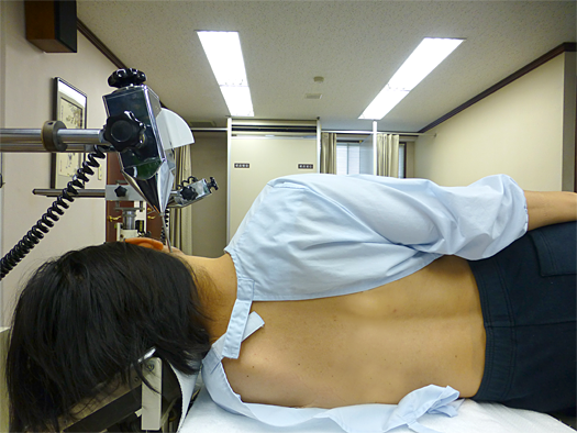 第一頸椎専用電動テーブルによる施術